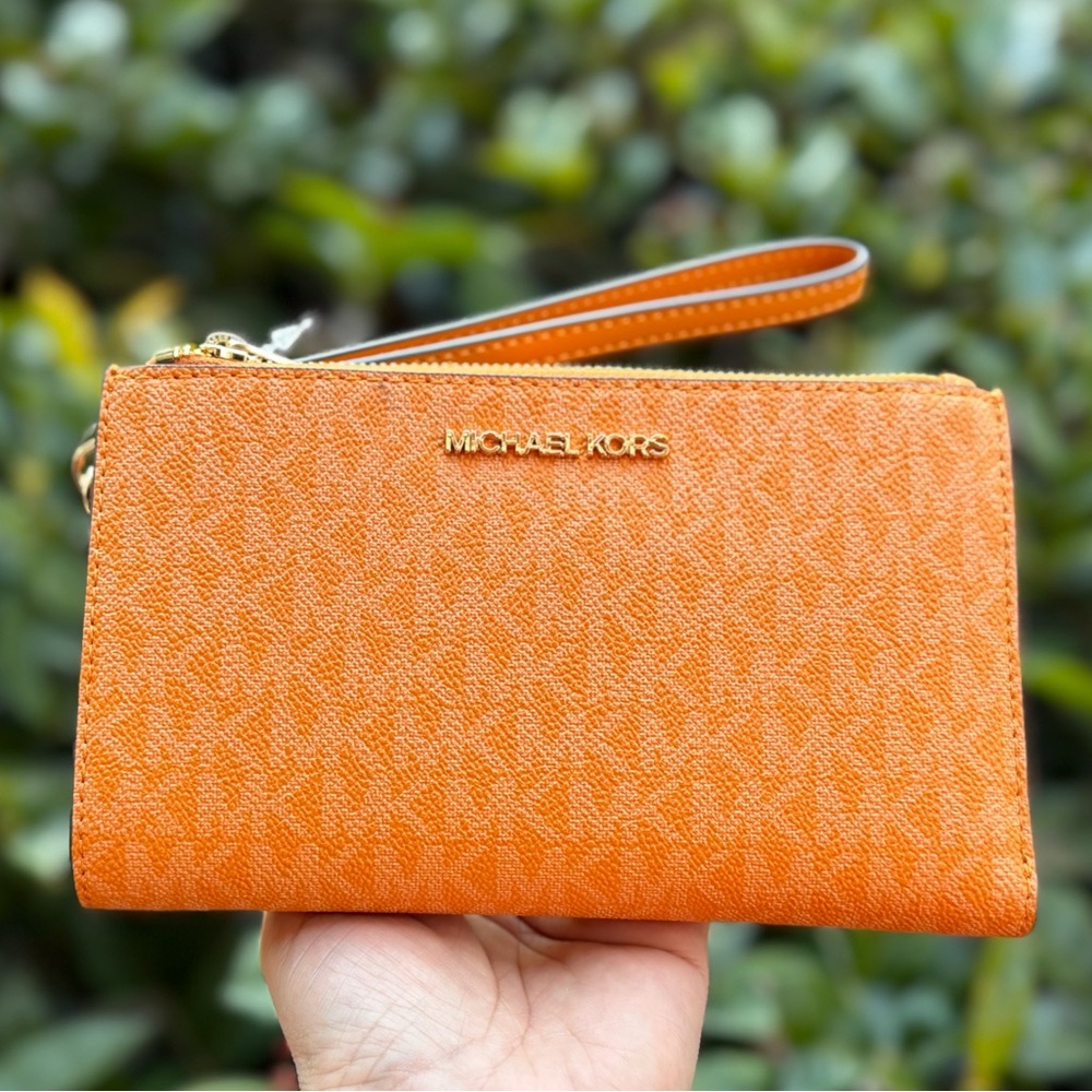 Michael Kors Jet Set Travel Double Zip Large Phone Wristlet MK Rad Orange Multi - Picture 1 of 12
